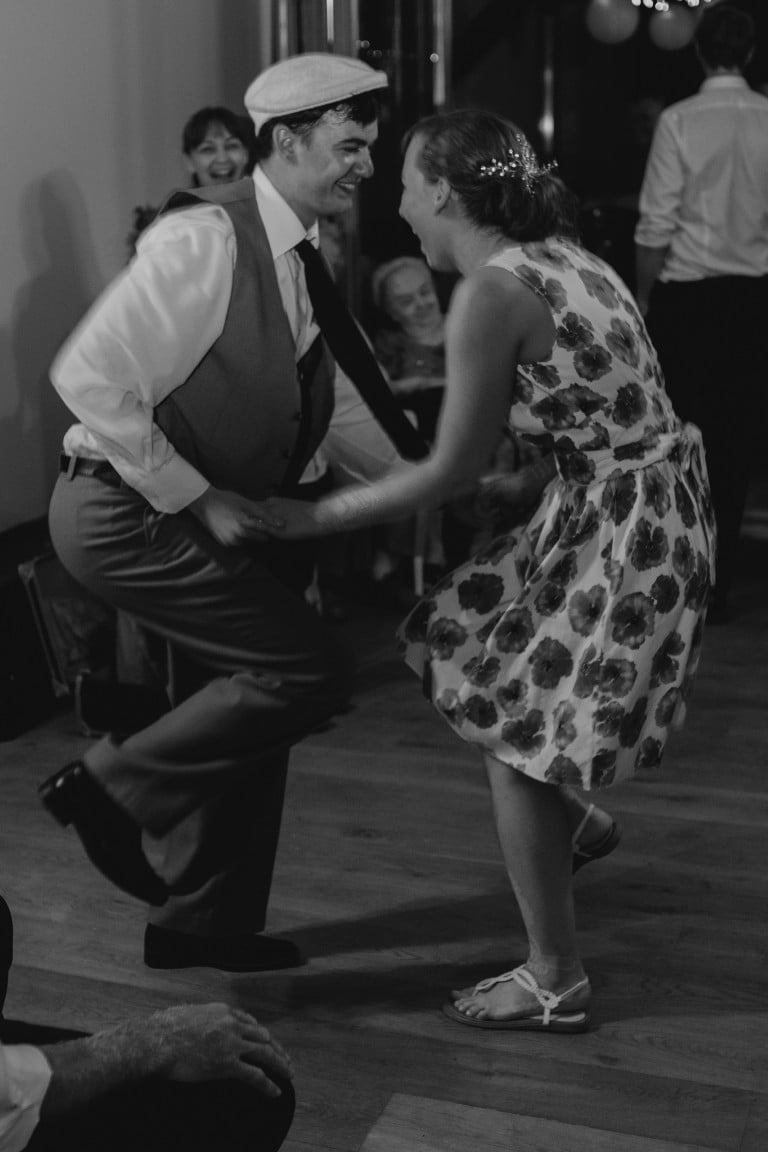 I do wedding party moments