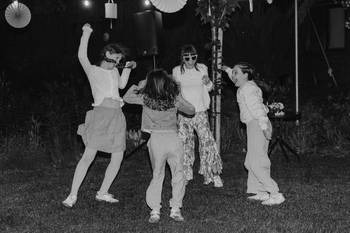 I do wedding party moments