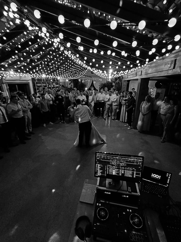 I do wedding party moments