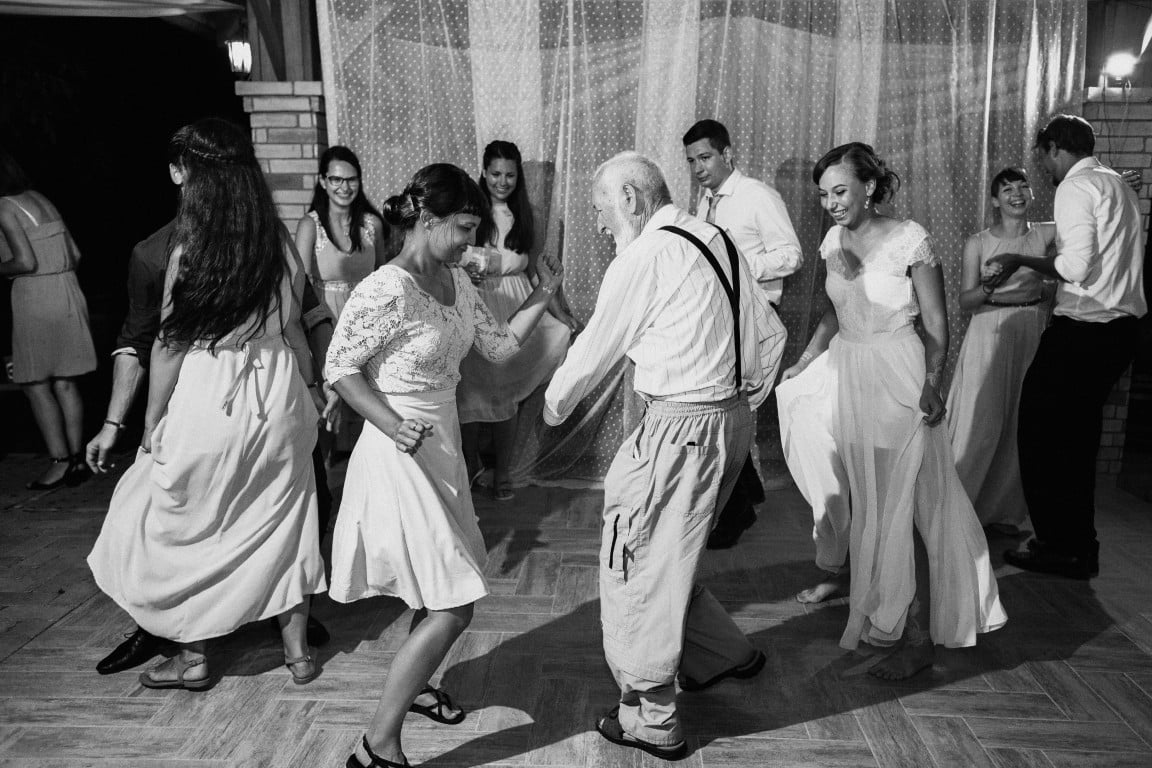 I do wedding party moments