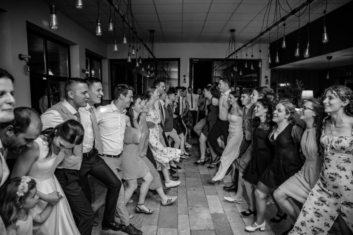 I do wedding party moments