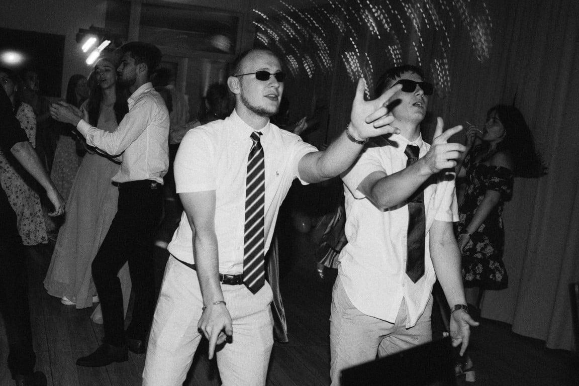 I do wedding party moments