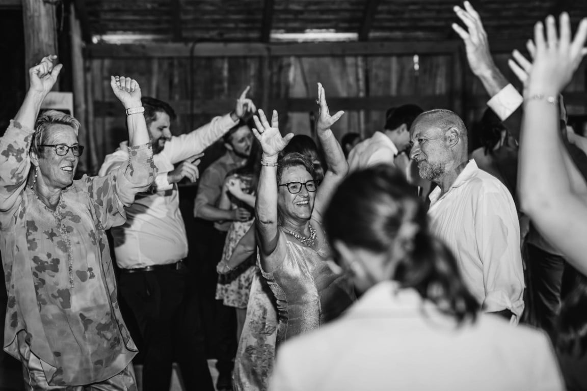 I do wedding party moments