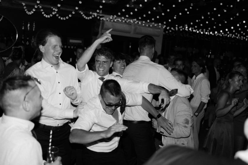 I do wedding party moments